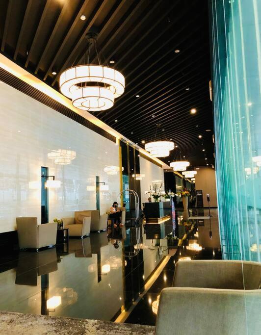 Air Residence 1Br With Balcony Free Netflix And Disney Plus Манила Экстерьер фото